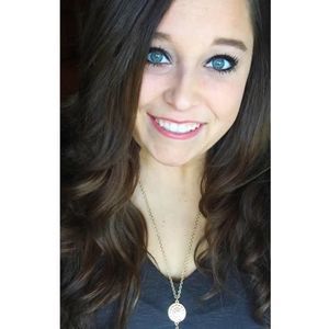 Meet your Posher, Ali