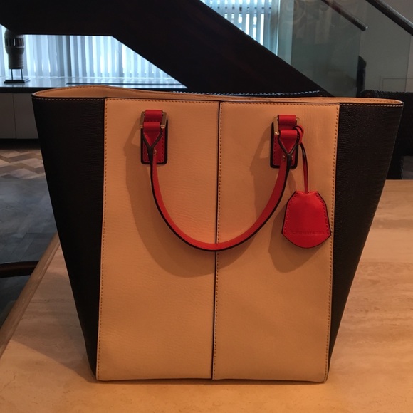 BCBGMaxAzria Handbags - BCBGMAXAZRIA bag