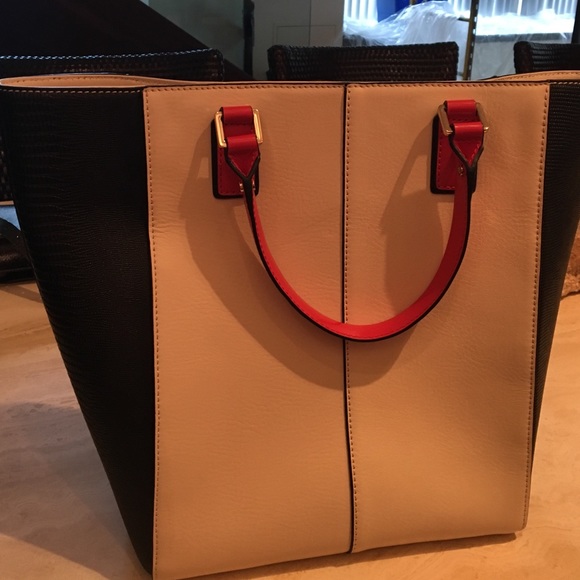 BCBGMAXAZRIA bag - Picture 2 of 4