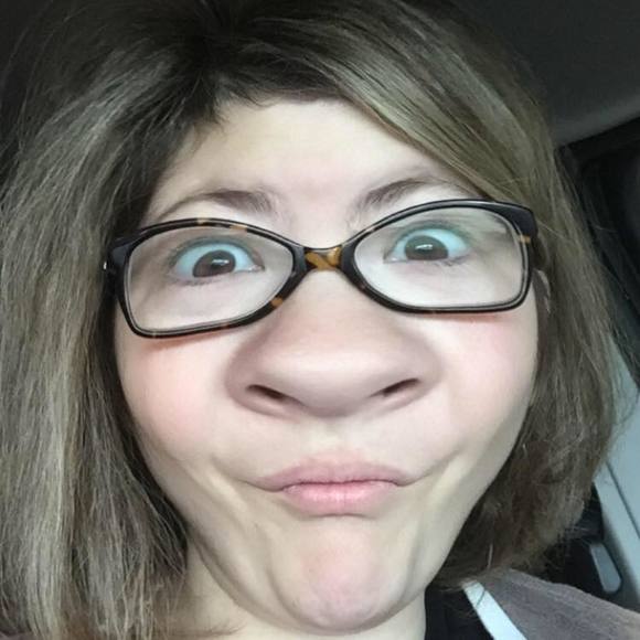 Meet your Posher, Bri - Picture 1 of 1