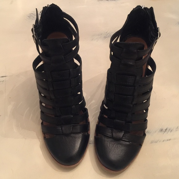 DV Dolce Vita Black Gladiator Heel Pump