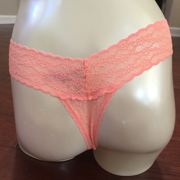 🚨🚨SOLD🚨🚨 NWT: VS Thong Panty - Picture 2 of 2