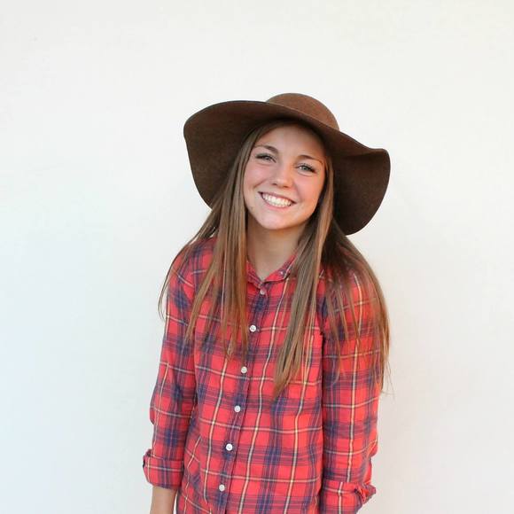 Meet your Posher, Kymber - Picture 1 of 1