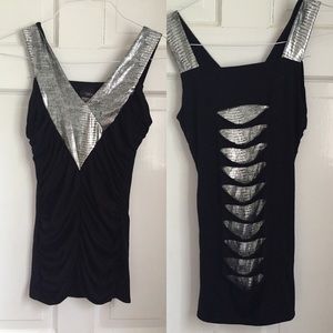 Daytrip // XS black tank with silver details