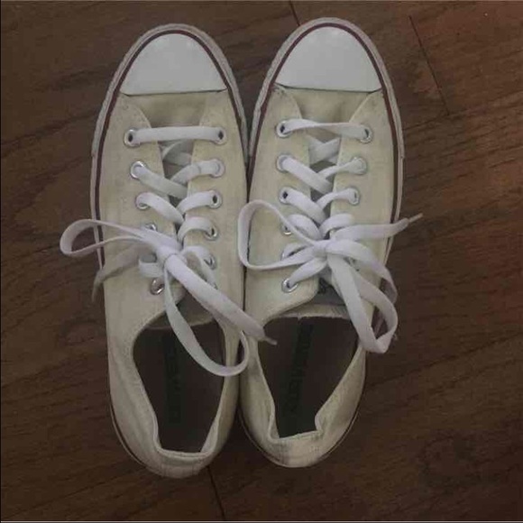 Classic off-white converse!