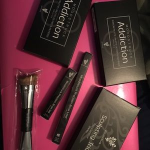 ISO people who want to seek makeup for a living!