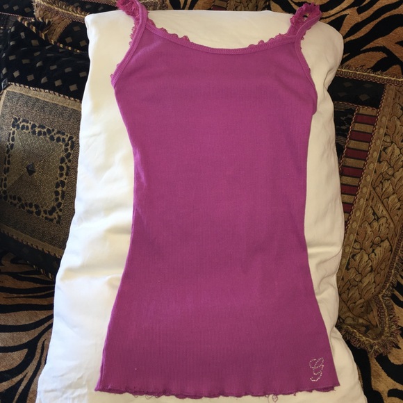 Beautiful pink ribbed tank top with lace trim