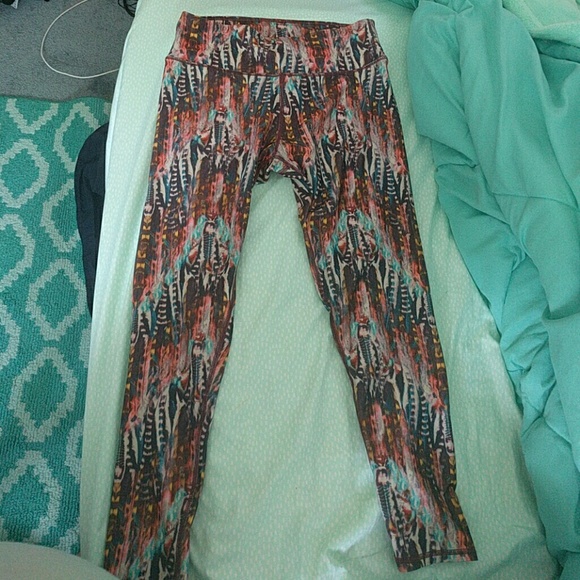 American Eagle Outfitters workout capris - Picture 1 of 2