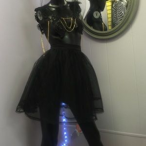 Necklace top with gold chains details
