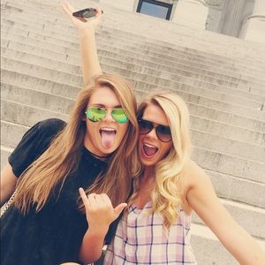 Meet your Posher, Sydney