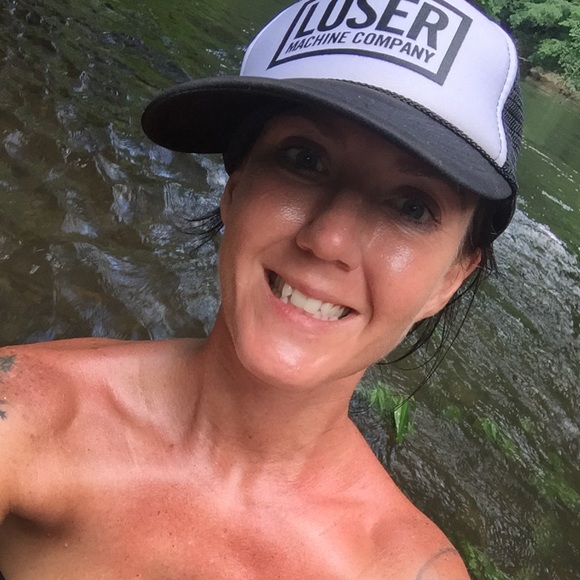 Meet your Posher, Jenn - Picture 2 of 2