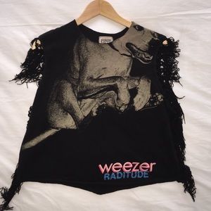 Weezer Raditude Furst Of A Kind Top
