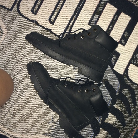 Timberlands - Picture 1 of 3