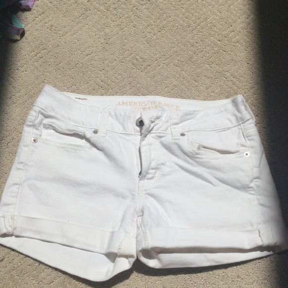 💛American Eagle White Jean Shorts💛