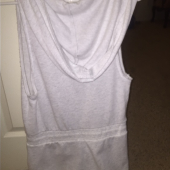 VICTORIA SECRET BEACH COVERUP - Picture 2 of 3