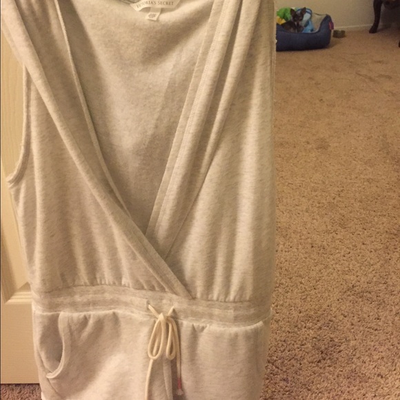 VICTORIA SECRET BEACH COVERUP - Picture 3 of 3