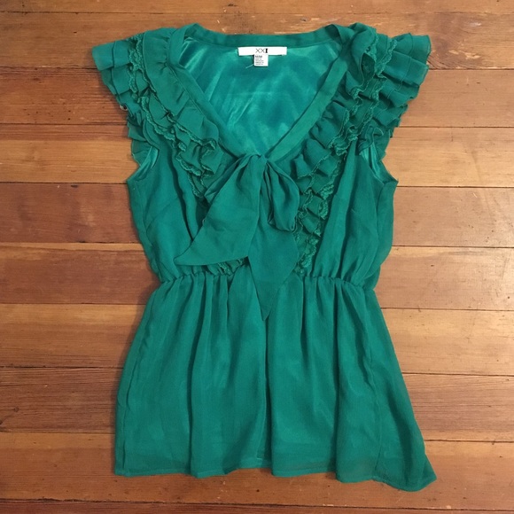 Forever 21 Ruffle Top - Picture 1 of 1