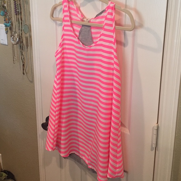 Hot pink striped tank - Picture 1 of 3