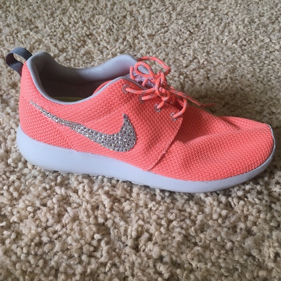 Nike Shoes - Perfect condition Nike Swarovski crystal roshes