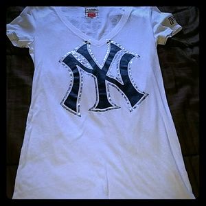 PINK Yankees V-neck