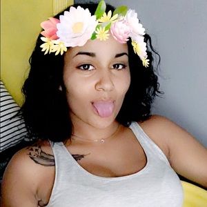 Meet your Posher, Mia