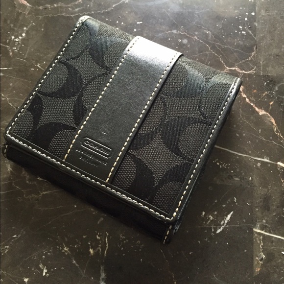 Coach wallet (women's)