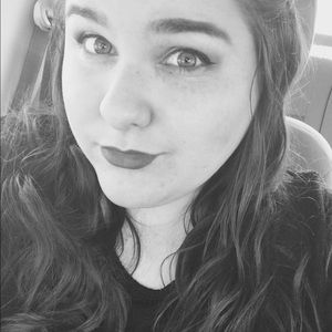 Meet your Posher, Alicia