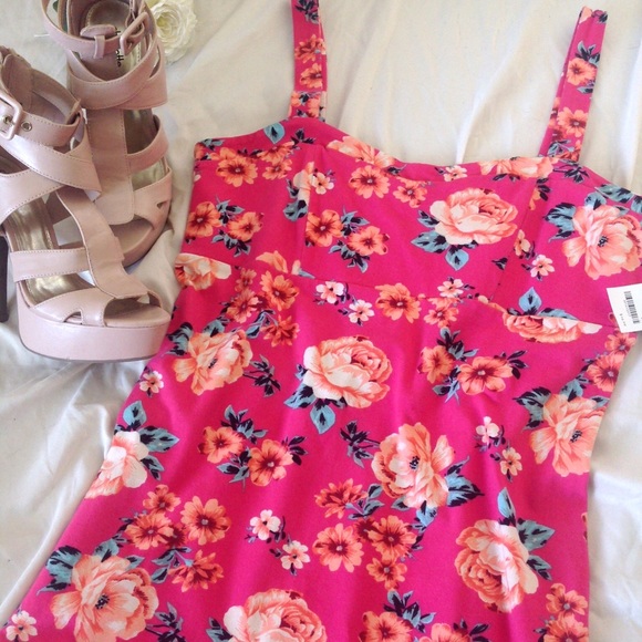 FLORAL CHARLOTTE RUSSE DRESS
