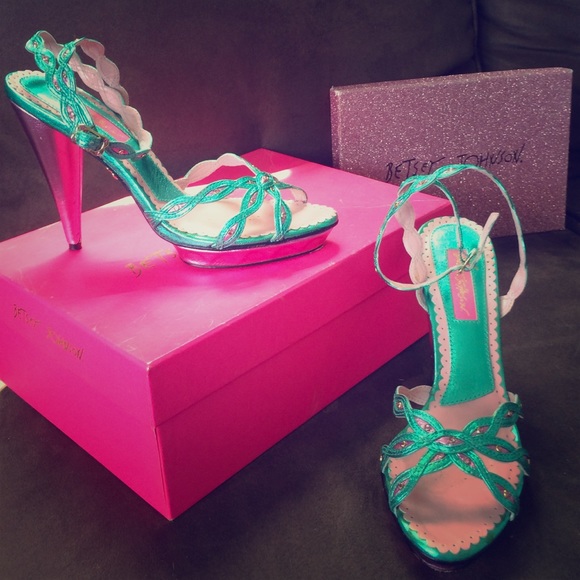 Teal and Pink Betsey Johnson size 6.5 Shoes