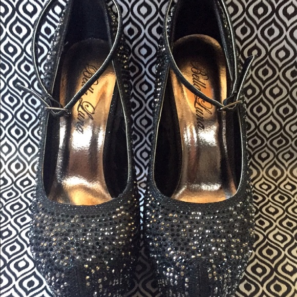 Heels - Picture 2 of 4