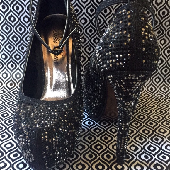 Heels - Picture 4 of 4