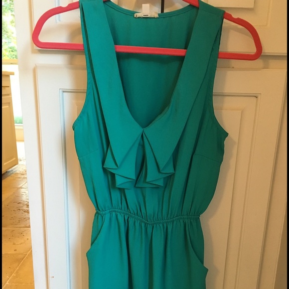 Cute teal dress!