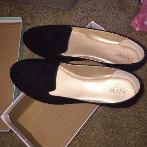 Black and gold ABOUND flats
