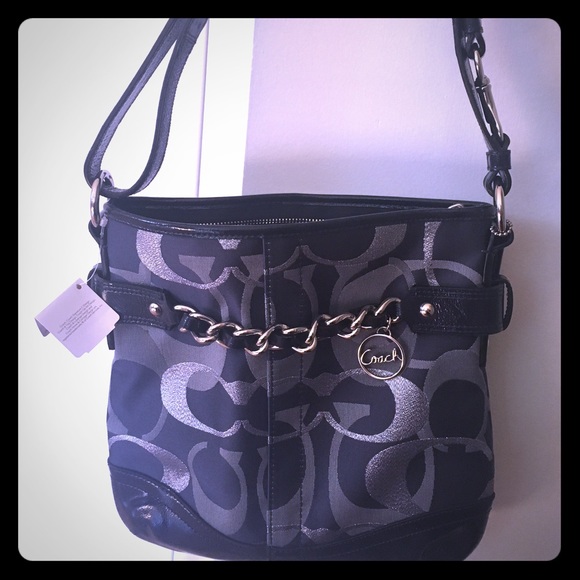 Navy coach purse. Brand new with tags. - Picture 1 of 2