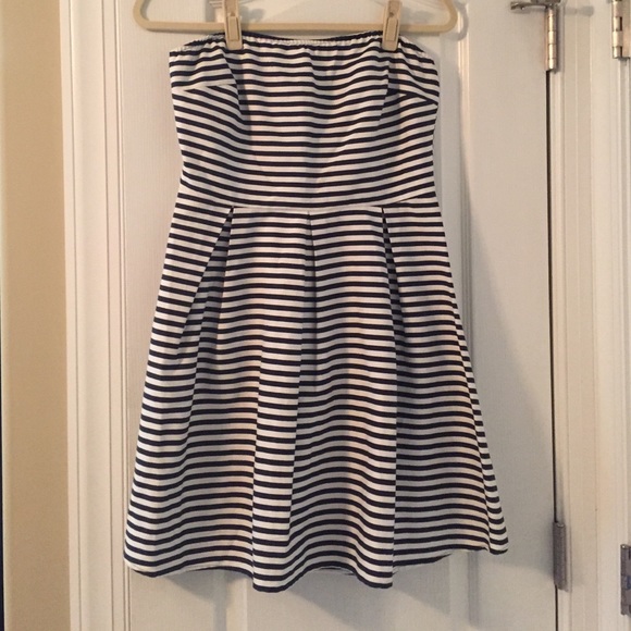 Strapless dress