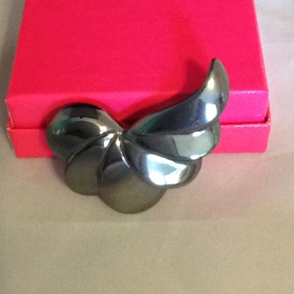 Hematite bead clasp