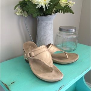 🛍 St. John's Bay Gold Sandals with Buckle Detail