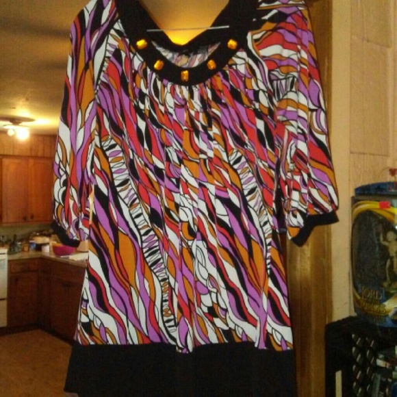 Shirt - Picture 2 of 3