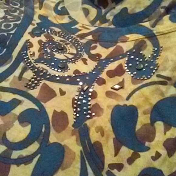 Shirt - Picture 4 of 4