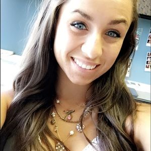 Meet your Posher, Leah
