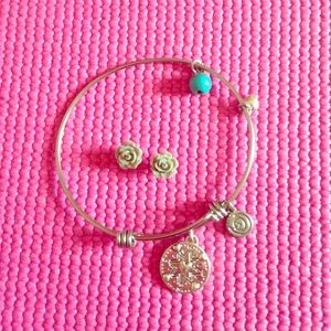 Alex and Anny bracket with grey rise errings