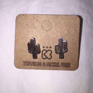Cactus earings!