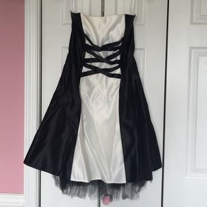Jessica McClintock Strapless Cocktail Dress