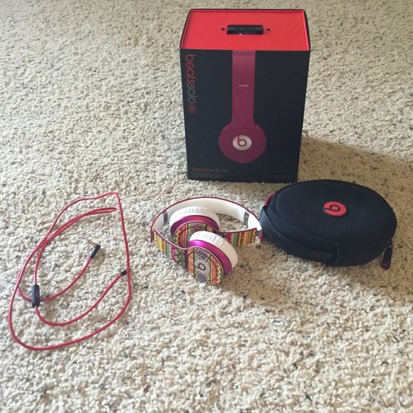 Beats Solo HD pink