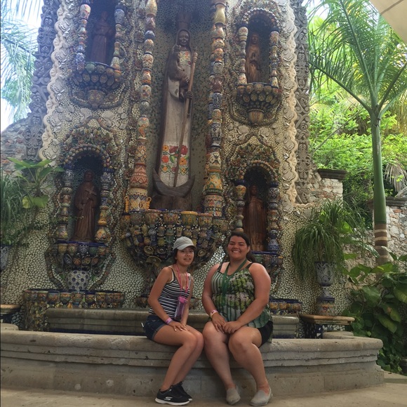 Meet your Posher, Ashley - Picture 2 of 4