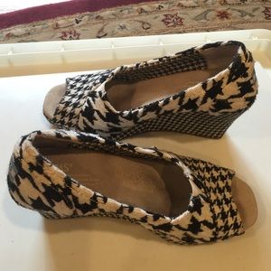 TOMS Herringbone wedge pump