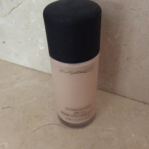 Studio fix foundation