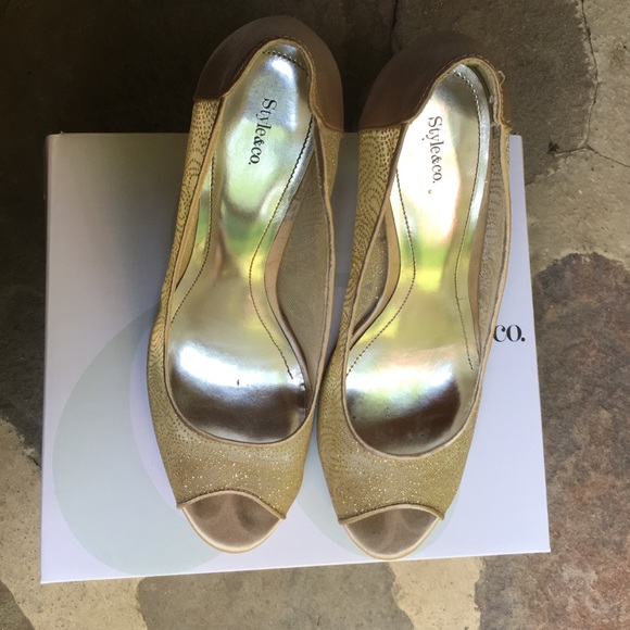 Gold Style&Co Heels - Picture 2 of 4