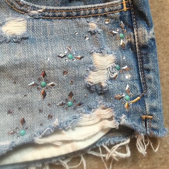 Hollister Embellished Shorts - Picture 3 of 4