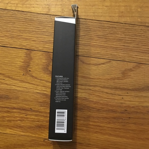 Foundation brush-NEW- - Picture 3 of 3